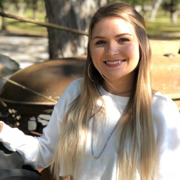 Meet your Posher, Christina - Picture 1 of 1